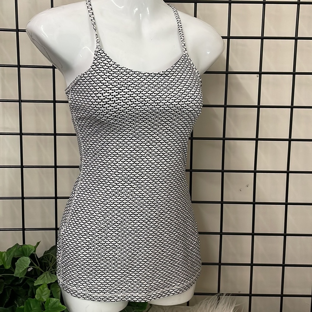 Lululemon tank size 2 - Picture 1 of 5